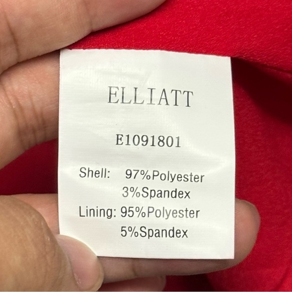 Elliatt Red Midi Dress - Picture 7 of 8